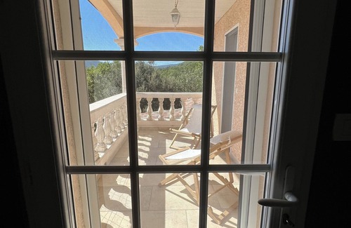 Molieres-sur-Ceze Villa | Superbe villa dominant la vallée de la Cèze, entre la Provence et l’ Ardèche