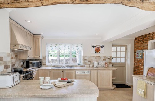 Louth Cottage | Superbly furnished with comfort and quality throughout.