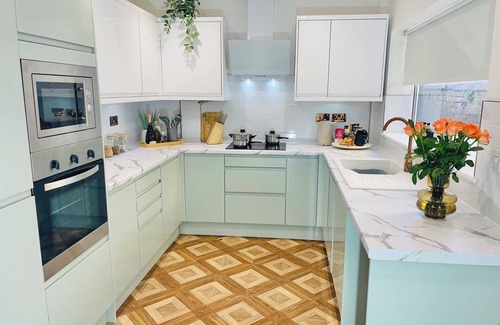 Ormskirk House | Superbly Stylish & Spacious 2 Bedroom Home in Ormskirk Town Centre