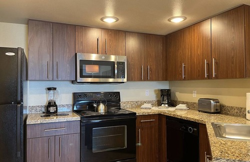Enterprise Condo | SuperBowl Weekend - Grandview Resort at Las Vegas 1-BR Condo w/full Kitchen