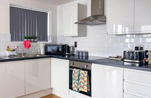 Shoreham-by-Sea Apartment | Superior 2 Bedroom Condo with stunning Sea views