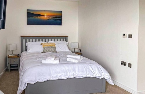 Shoreham-by-Sea Apartment | Superior 2 Bedroom Condo with stunning Sea views