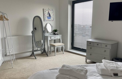 Shoreham-by-Sea Apartment | Superior 2 Bedroom Condo with stunning Sea views
