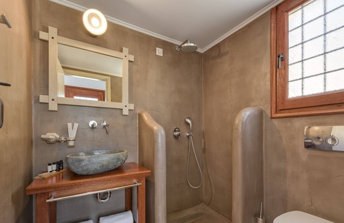 Pedi Apartment | Superior Apartment with Private Veranda and Sea View Β, Symi