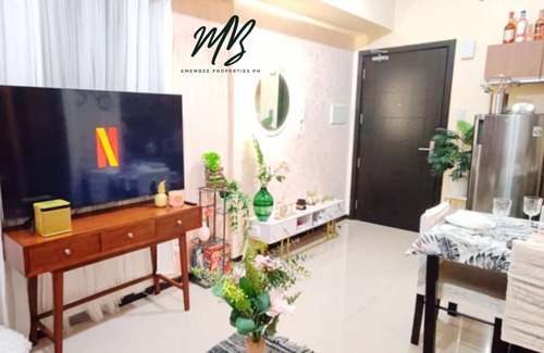 Ermita Condo | Superior Chic Room @The Radiance Manila Bay