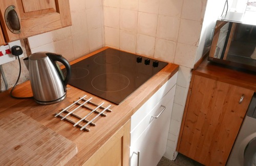Woodberry Down Bed & Breakfast | Superior double room with view over north London