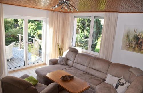 Engelsbach House | Superior - Ferienhaus am Engelsbach mit Garten und Pool