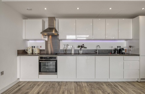 Syon Apartment | Superior Luxury 2BD|2BA w Spectacular View