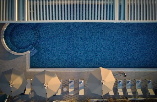 Jumeirah Village Triangle Apartment | Superior Room In Jvt near Triangle supermarket.