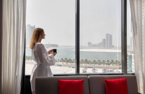 Al Khan Apartment | Superior Room Lagoon View Near Expo Centre.