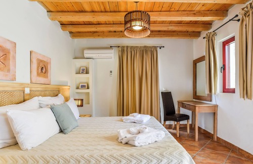Varos Hotel | Superior Suite with Sea View/Varos Village Boutique Hotel