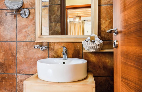 Varos Hotel | Superior Suite with Sea View/Varos Village Boutique Hotel