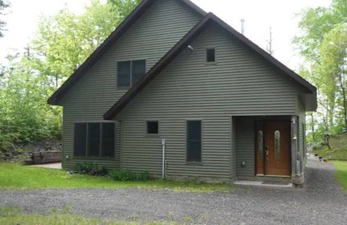 Atlantic Mine House | Superior Sunset Getaway
