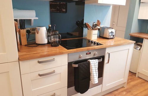 North Bitchburn Apartment | Superking beds, spacious and comfortable ground floor apartment near town centre