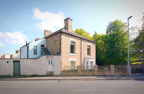 North Bitchburn Apartment | Superking beds, spacious and comfortable ground floor apartment near town centre