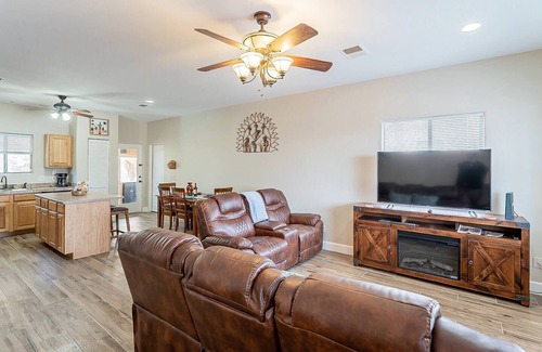 Gold Canyon House | Superstition Escape–Pool,Kitchen,Thanksgiving Deal