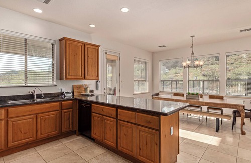 Apache Junction House | SUPERSTITION Mountains hideaway w/360 views of Mountains and City lights