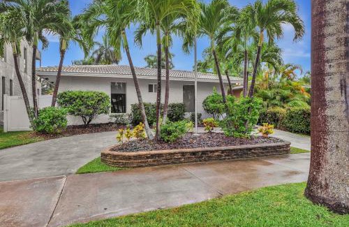Hollywood Lakes House | SuperVilla - 3BR/2BA - Pool - Walk to beach