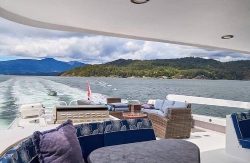 Westshore Boat Rental | Superyacht Bahamas PrivateCruise