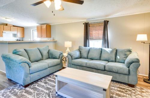 Supply House | Supply Cottage with Deck Less Than 2 Mi to the Beach!