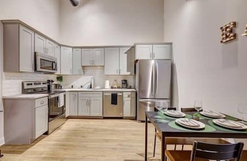 East Stroudsburg Apartment | Supreme Luxury Industrial Style King Suite