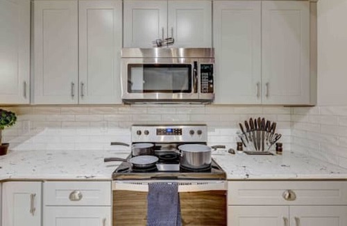 East Stroudsburg Apartment | Supreme Luxury Industrial Style King Suite