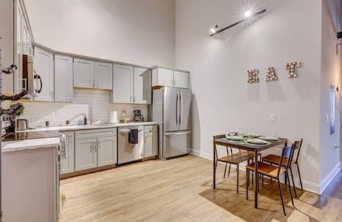 East Stroudsburg Apartment | Supreme Luxury Industrial Style King Suite