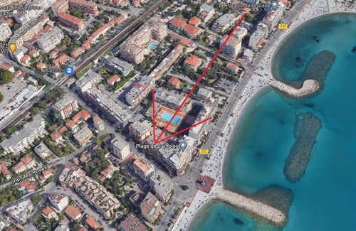 French Riviera Apartment | Sur la côte d’Azur, ce logement est idéalement situé