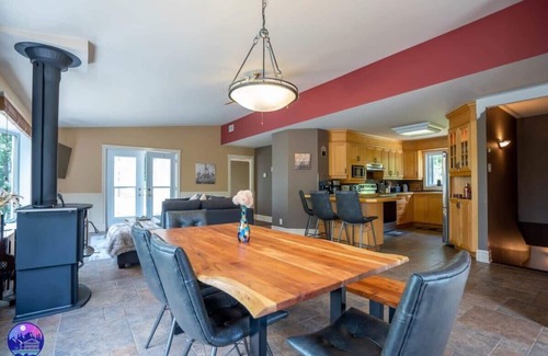Chertsey Ski Chalet | Sur la Colline | spa | dogfriendly