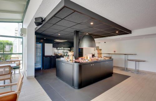Bourg-les-Valence Hotel | Sure Hotel by Best Western Valence Nord