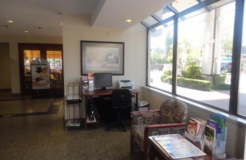 Pemberton Heights Hotel | SureStay Hotel by Best Western North Vancouver Capilano