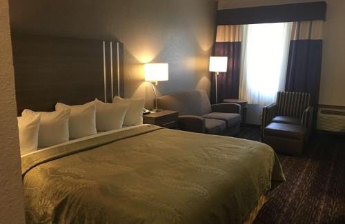 Edmond Hotel | SureStay Plus by Best Western Edmond