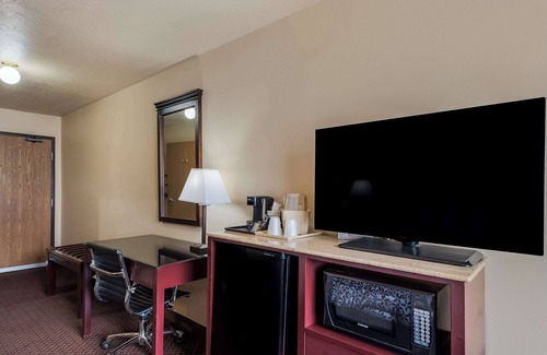 Tyrone Hotel | SureStay Plus Hotel by Best Western Silver City