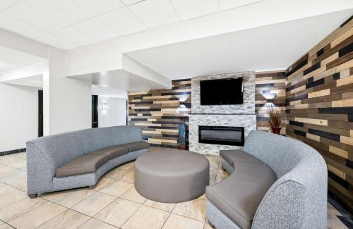 Lubbock Hotel | SureStay Plus Hotel by Best Western Lubbock Medical Center