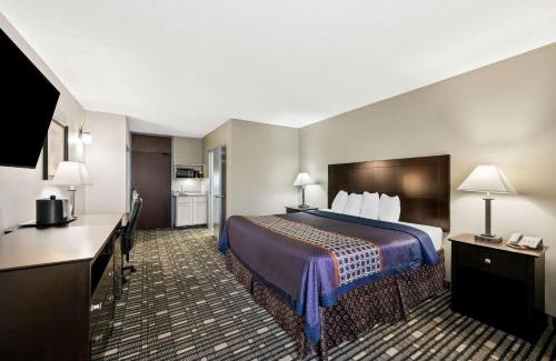 Lubbock Hotel | SureStay Plus Hotel by Best Western Lubbock Medical Center