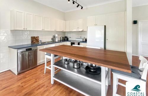 Surf Beach House | Surf Beach Remote Retreat - Linen Included