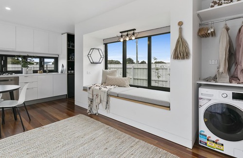 Surf Beach House | Surf Beach Tiny House - 2 Minutes walk to the beach