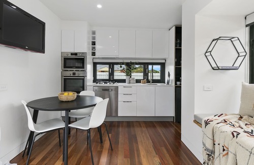 Surf Beach House | Surf Beach Tiny House - 2 Minutes walk to the beach