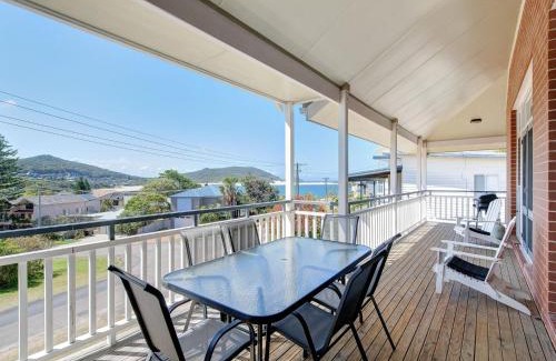 Fingal Bay House | Surf Break 10 Tuna Cresent Whole house