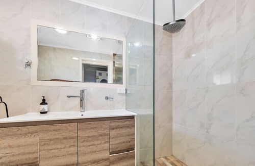 The Entrance Apartment | Surf Breeze at The Entrance, Apartment 9: The Ultimate Ocean Views!