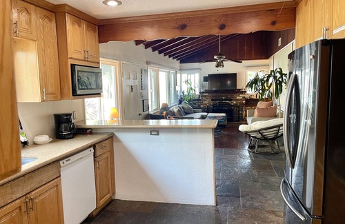 Huntington Beach House | Surf City Beach Cottages. Steps to the ocean.🛖🏝️🐶