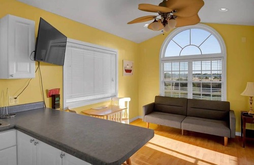 Holly Ridge House | Surf City Model Home with Pool Access