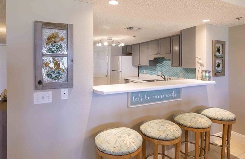Fort Walton Beach Condo | Surf Dweller #105 | Ground Floor, Gulf Views!