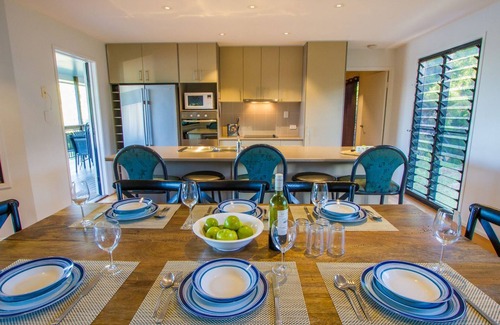 Agnes Water House | Surf Hunter - boat parking, walk to beach