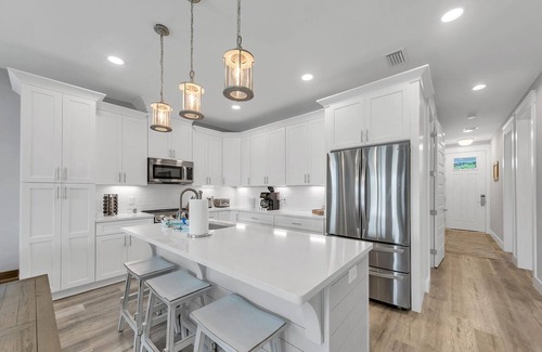 Laguna Beach Estates House | Surf-N-Santa, 6 BR/4 BA, Private Pool with Hot Tub, West End PCB, Sleeps 18