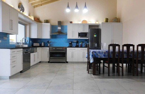Ribeira Grande House | SURF BEACH SANTA Barbara Secret Gardens(RAL-1155)