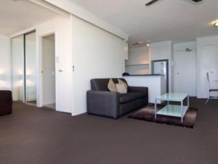 Surfers Paradise Apartment | Surf Regency