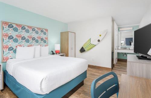 Pensacola Beach Hotel | Surf & Sand Hotel