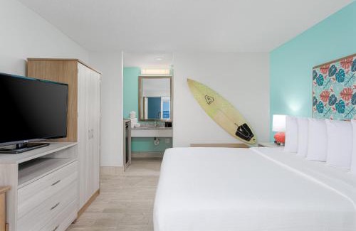 Pensacola Beach Hotel | Surf & Sand Hotel