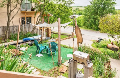 Medicine Park Cottage | Surf Shack - Unique stay, Rusty little cabin with all the modern amenities!